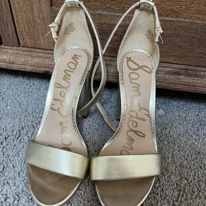 Sam Edelman Yaro Block Heel in gold